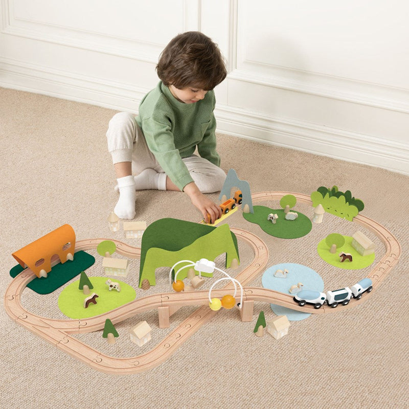 Classic World New Natural Train Set