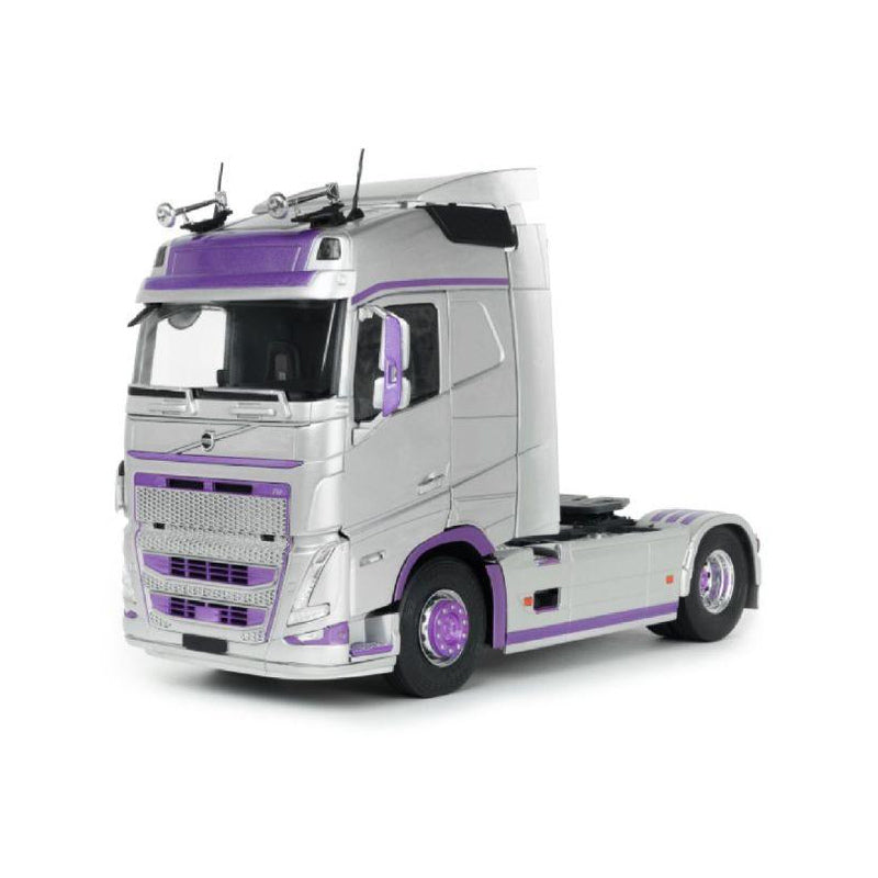 Solido 1:24 2023 Volvo Trucks FH Globetrotter XL Vehicle